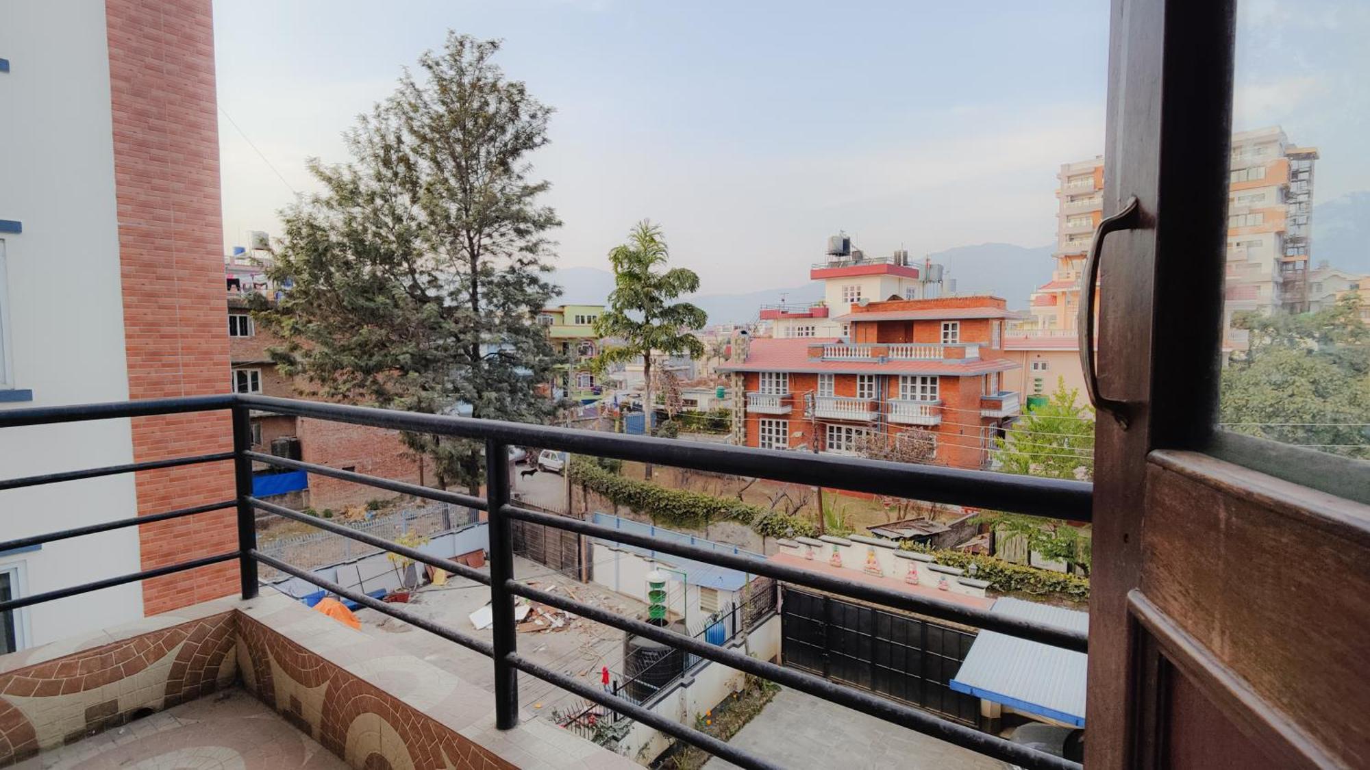Family Home With Rooftop Access And Mountain View Kathmandu Exterior foto